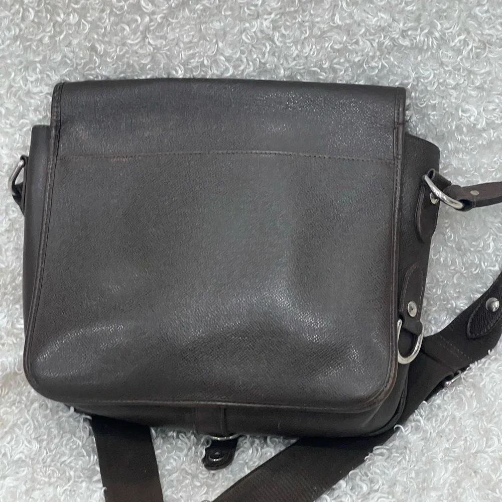 Louis Vuitton Taiga Roman Leather Messenger Bag.